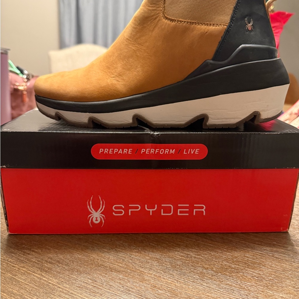 Spyder Tan and Black Slip-On Shoes